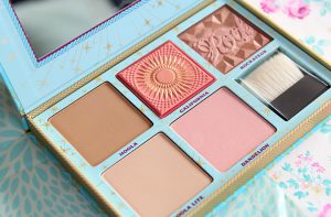 NY! Benefit Cosmetics: Cheek Parade – Blusher and Bronzer Palette. Min anmeldelse